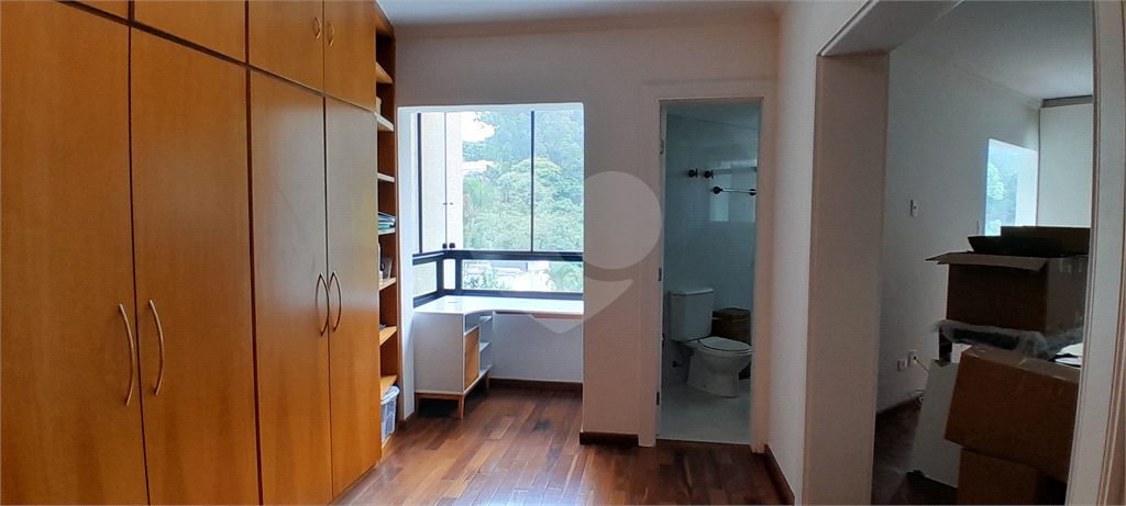 Apartamento no Real Parque