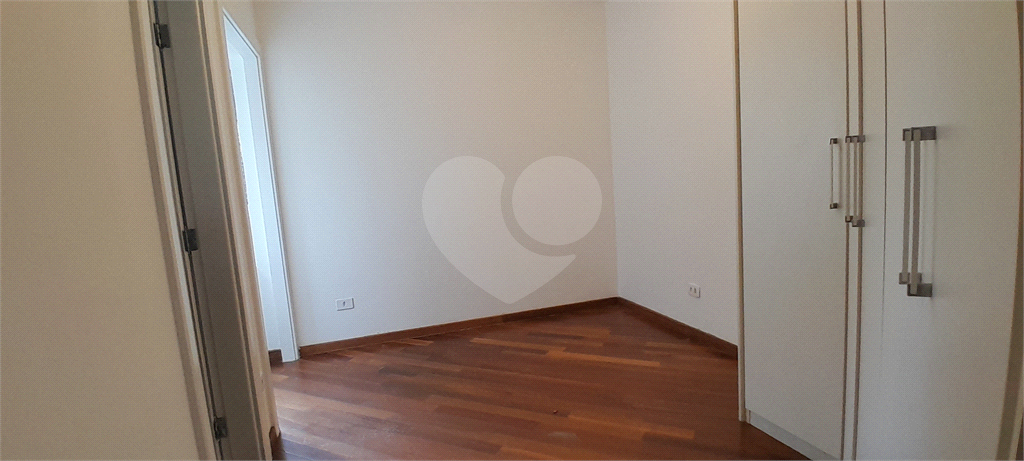 Apartamento no Real Parque
