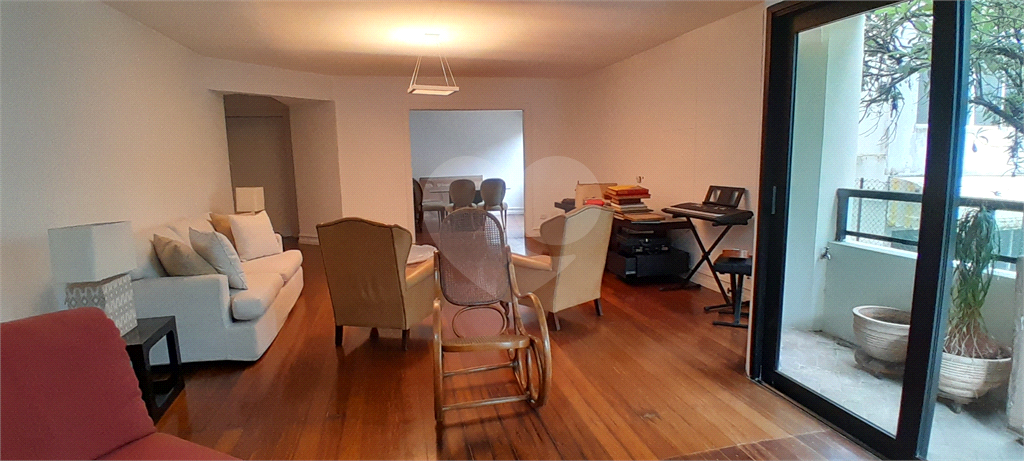 Apartamento no Real Parque
