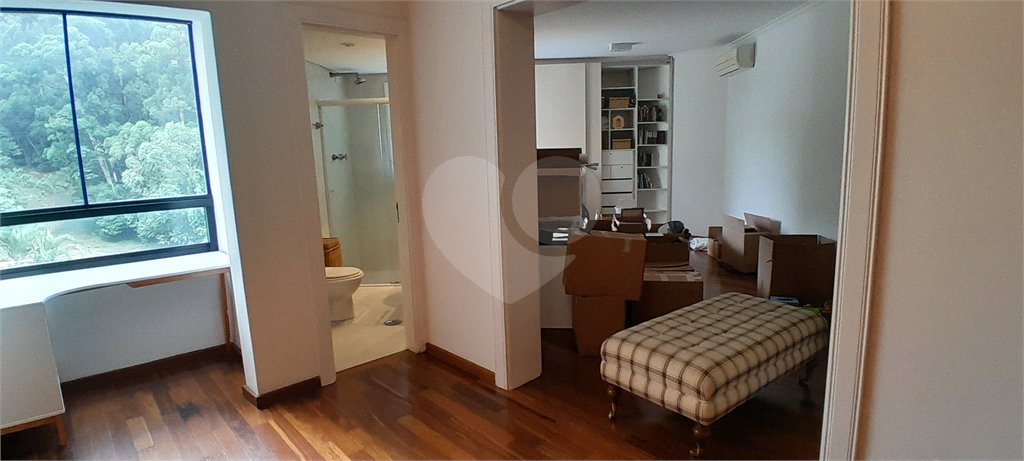 Apartamento no Real Parque
