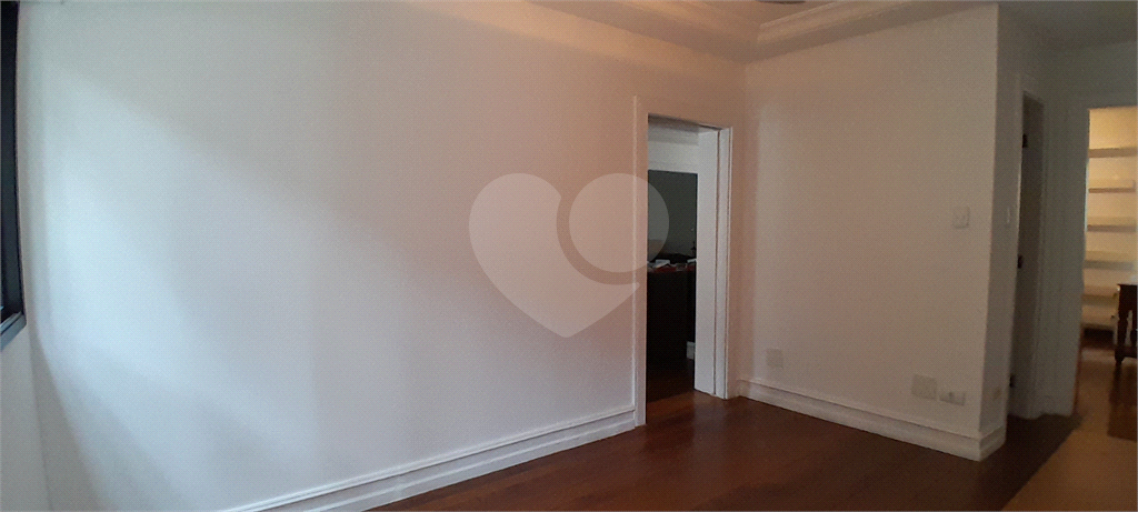 Apartamento no Real Parque