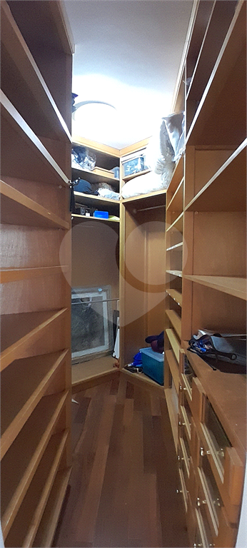 Apartamento no Real Parque