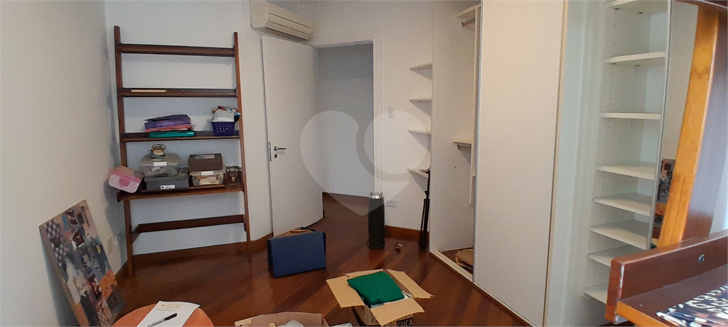 Apartamento no Real Parque
