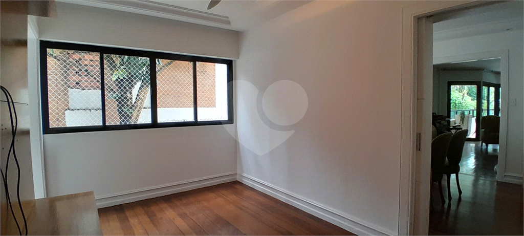 Apartamento no Real Parque