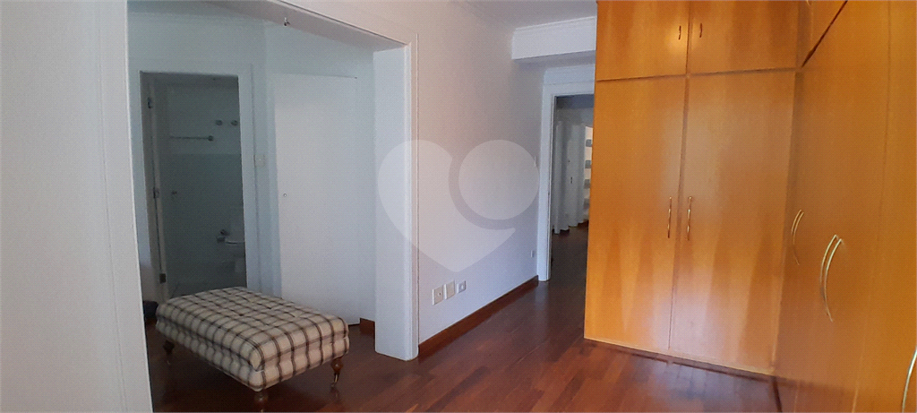 Apartamento no Real Parque