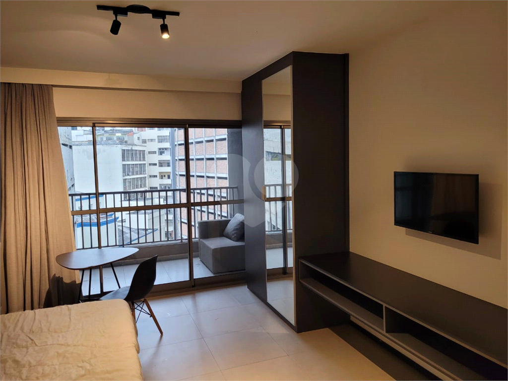 APARTAMENTO em CONSOLAÇÃO