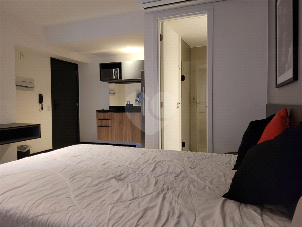 APARTAMENTO em CONSOLAÇÃO