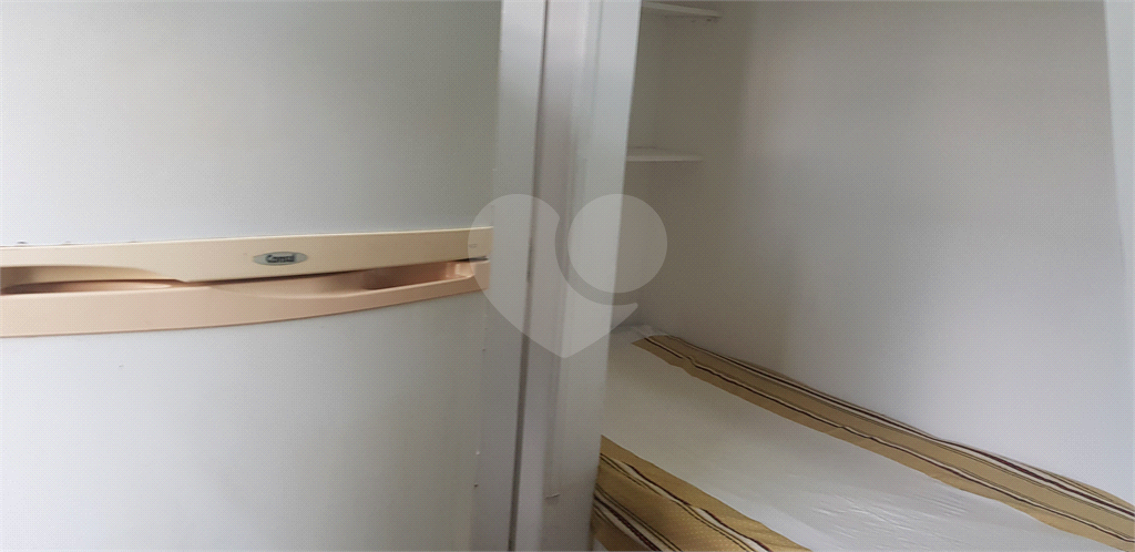 VENDE SE PROPRIEDADE COM FUNDO DE COMÉRCIO - OTIMO SOBRADO COM 18 STUDIOS/KITNETES - IMOVEL RENDA