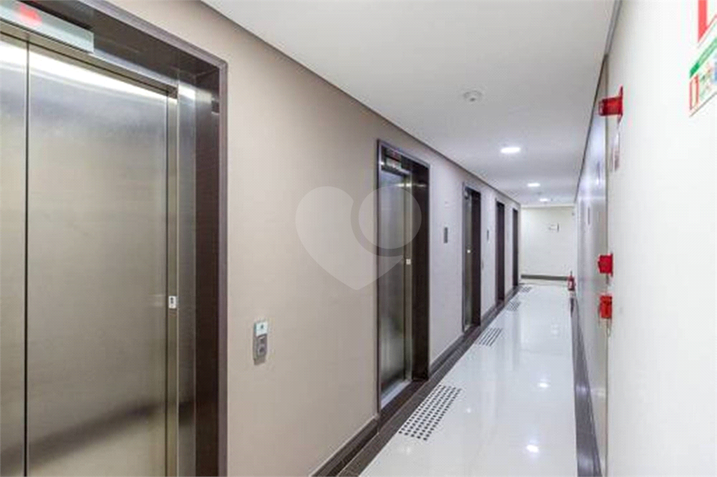 Sala Comercial Nova à venda em Santana no Edifício Brasília Corporate com 50 m² 2 vagas 2 banheiros!