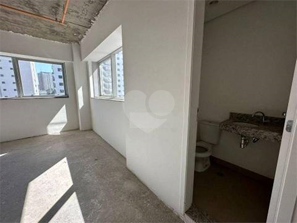 Sala Comercial Nova à venda em Santana no Edifício Brasília Corporate com 50 m² 2 vagas 2 banheiros!