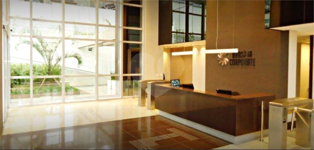 Sala Comercial Nova à venda em Santana no Edifício Brasília Corporate com 50 m² 2 vagas 2 banheiros!