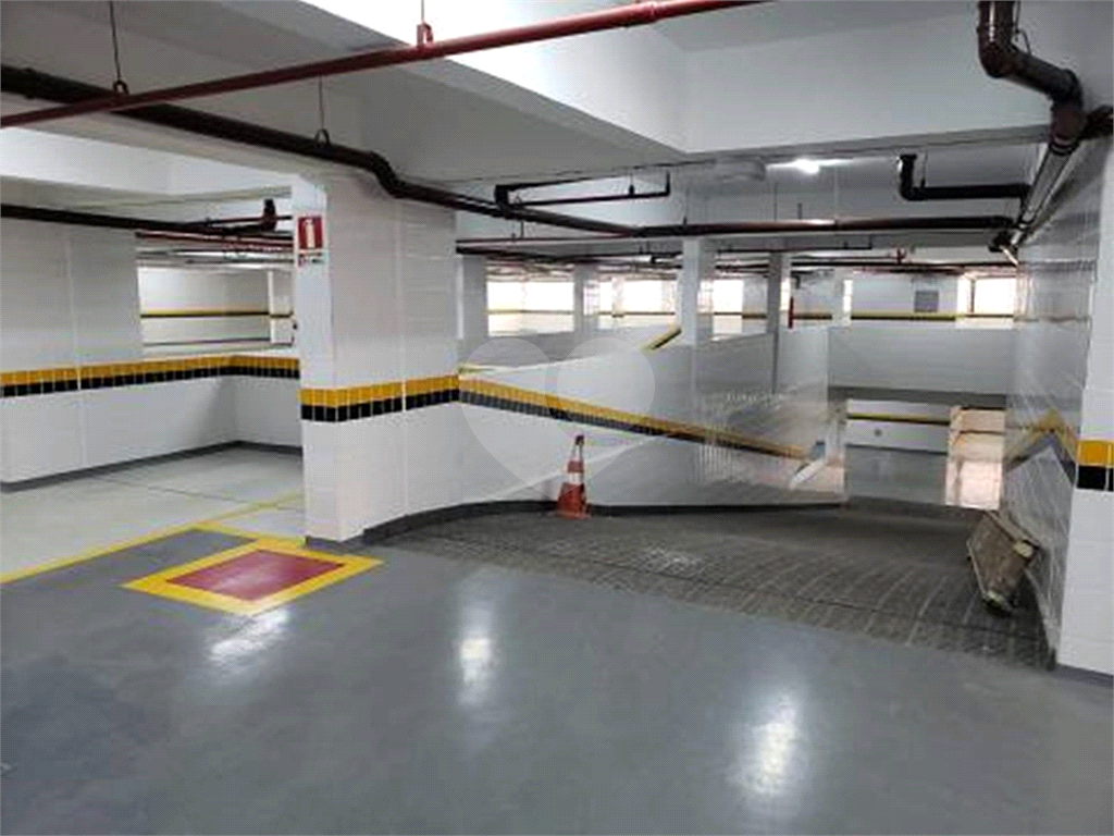 Sala Comercial Nova à venda em Santana no Edifício Brasília Corporate com 50 m² 2 vagas 2 banheiros!