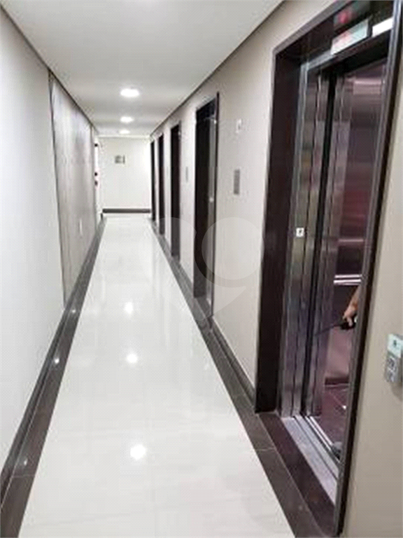 Sala Comercial Nova à venda em Santana no Edifício Brasília Corporate com 50 m² 2 vagas 2 banheiros!