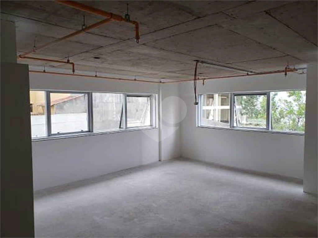Sala Comercial Nova à venda em Santana no Edifício Brasília Corporate com 50 m² 2 vagas 2 banheiros!