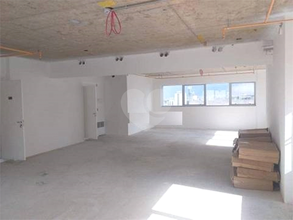 Sala Comercial Nova à venda em Santana no Edifício Brasília Corporate com 50 m² 2 vagas 2 banheiros!