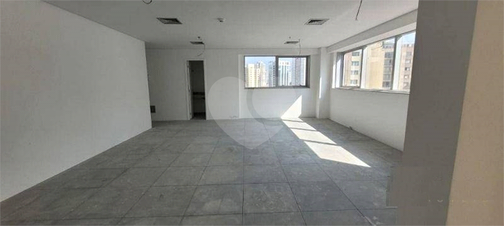 Sala Comercial Nova à venda em Santana no Edifício Brasília Corporate com 50 m² 2 vagas 2 banheiros!