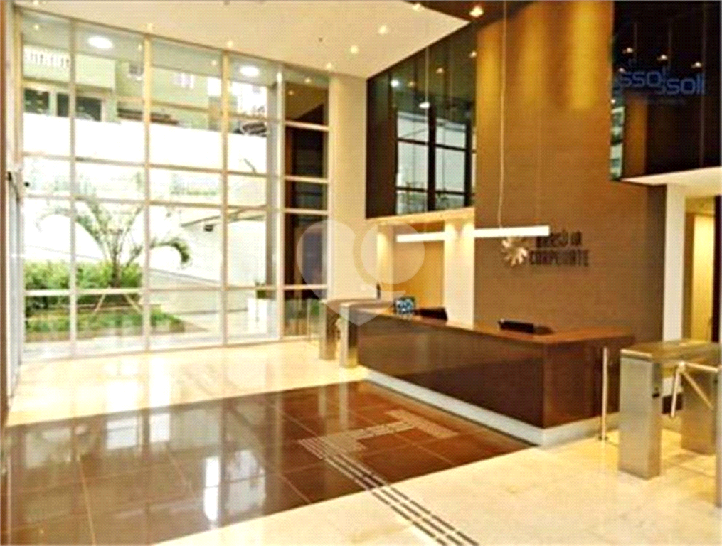 Sala Comercial Nova à venda em Santana no Edifício Brasília Corporate com 50 m² 2 vagas 2 banheiros!