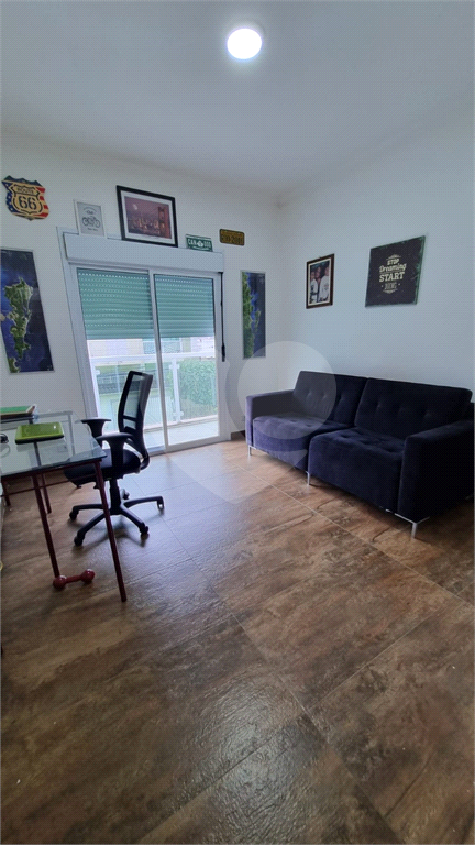 Sobrado vender na Irmão Arnoni, com 245m2, 4 quartos, sendo 3 suítes, sala 3 ambientes, área gourmet, quintal e 4 vagas de garagem