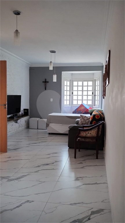 Sobrado no Bairro do Limão com 03 suítes e 05 vagas com area gourmet