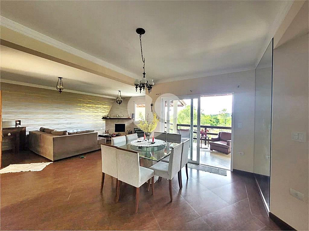 Casa de Condomínio à venda com 3 quartos, 325m² - Foto 9