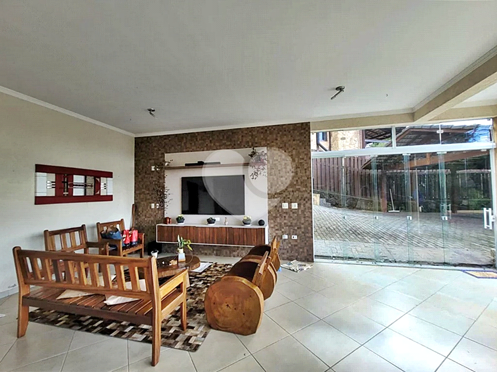 Casa de Condomínio à venda com 3 quartos, 325m² - Foto 5