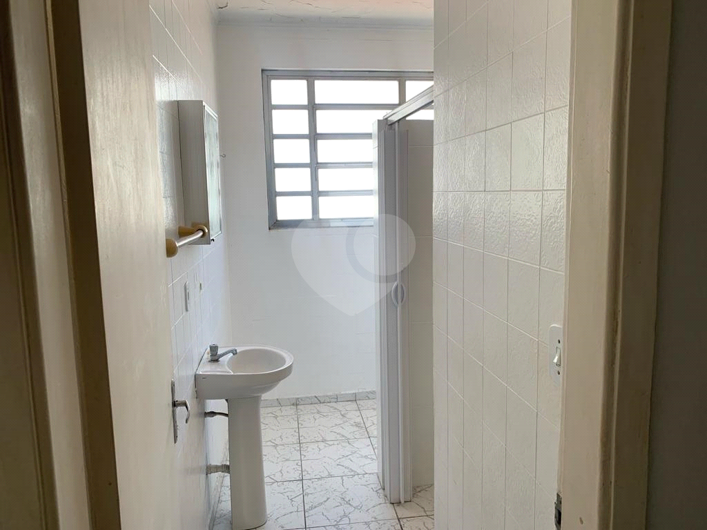 Prédio residencial e comercial no Pari.