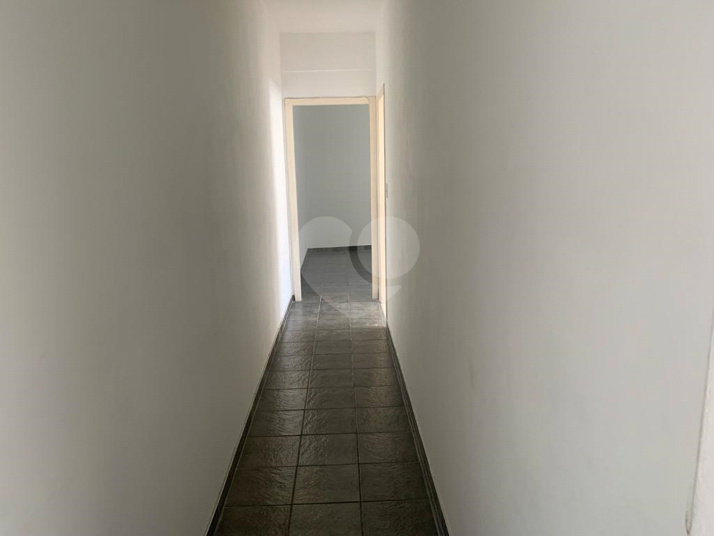 Prédio residencial e comercial no Pari.