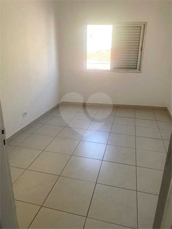 Prédio residencial e comercial no Pari.