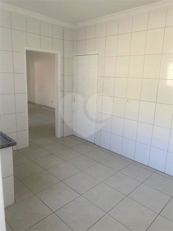 Prédio residencial e comercial no Pari.