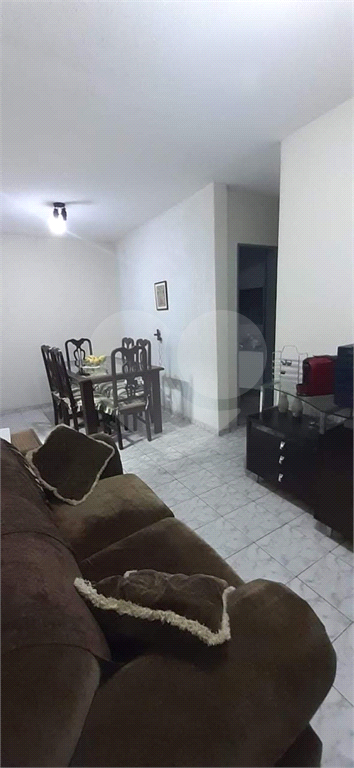 Apartamento à venda com 3 quartos, 65m² - Foto 2