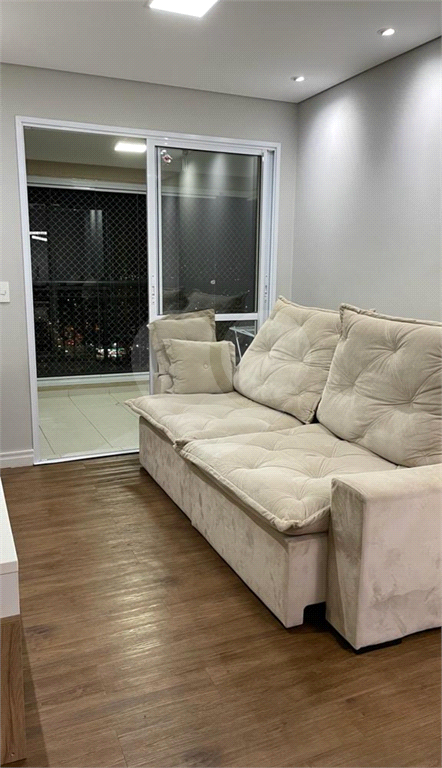 Apartamento com 2 dormitórios no Cidade Maia. 