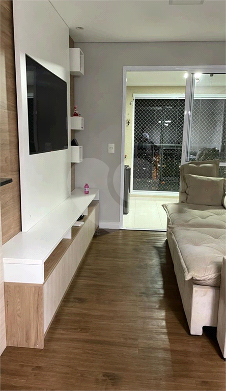 Apartamento com 2 dormitórios no Cidade Maia. 