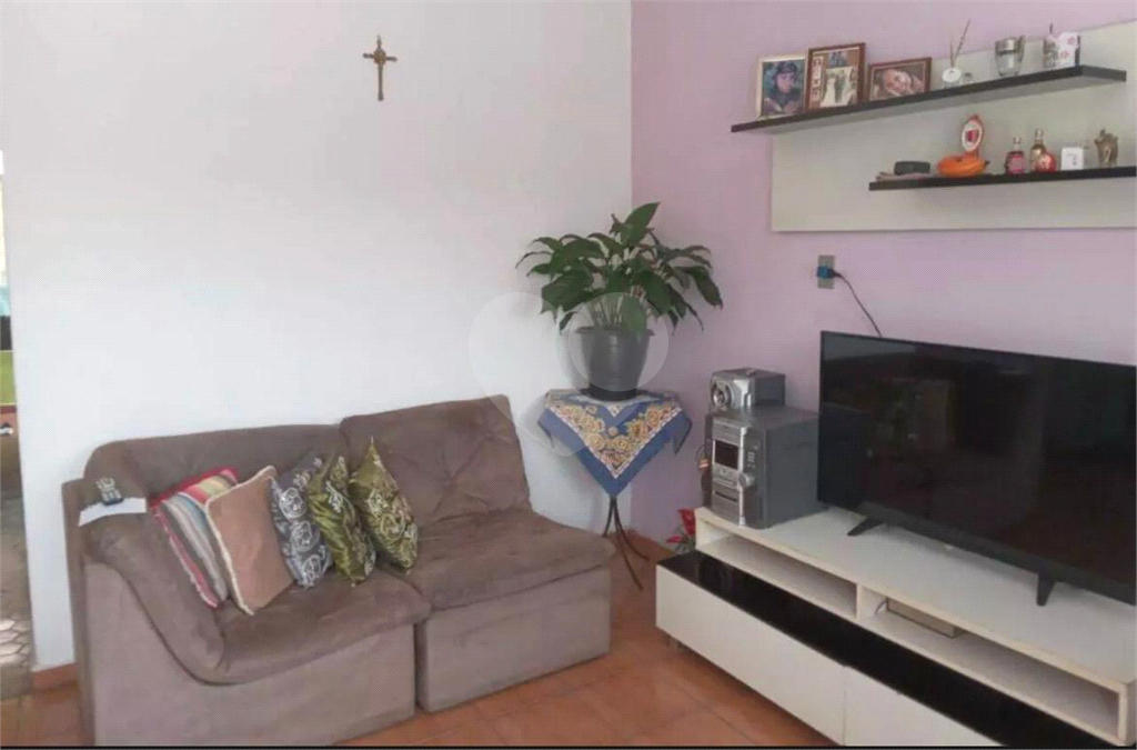 Casa a venda com dois pontos comerciais em Vila Albertina