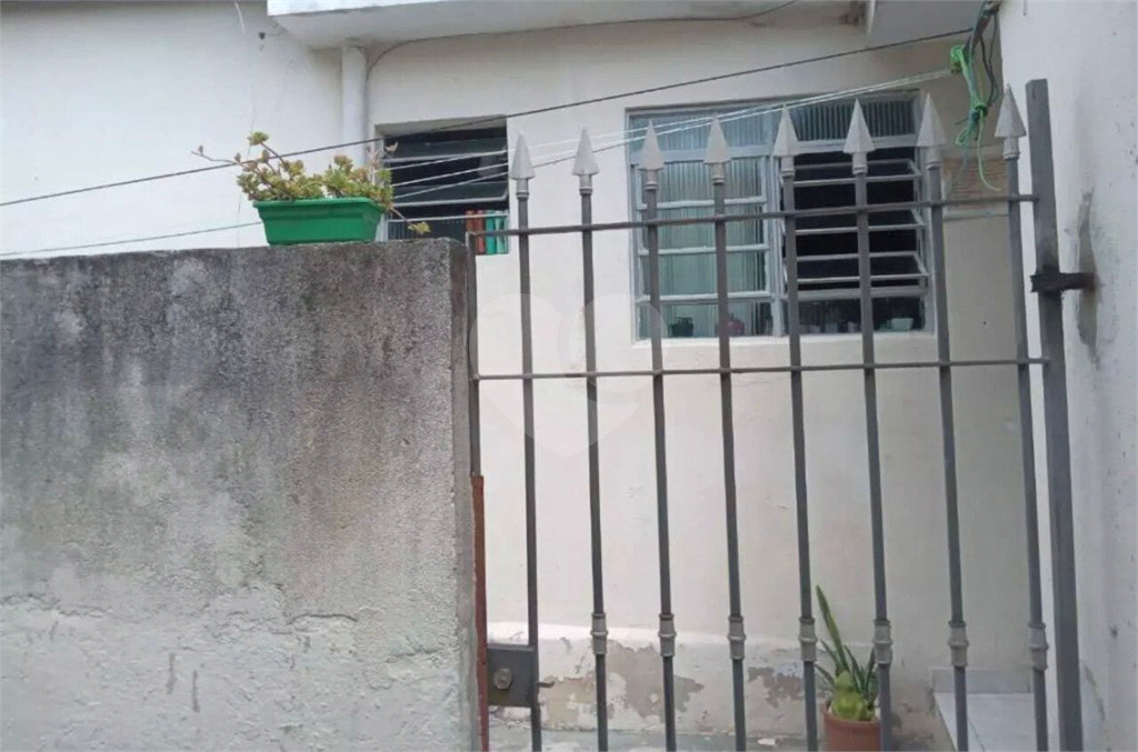 Casa a venda com dois pontos comerciais em Vila Albertina