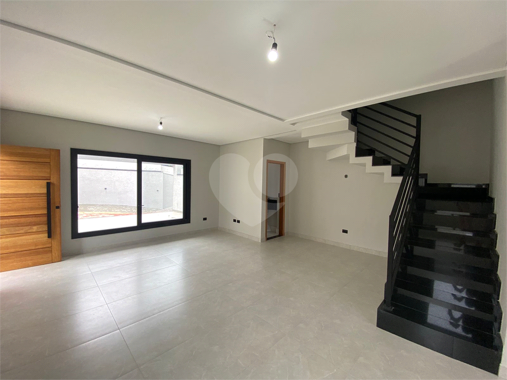 Casa à venda com 3 quartos, 114m² - Foto 4