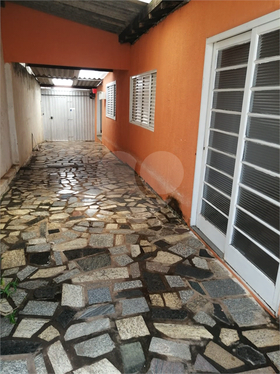 Casa à venda com 2 quartos, 190m² - Foto 1