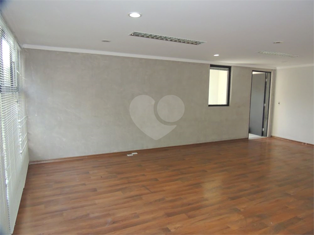 Salão Comercial à Venda no Tremembé
