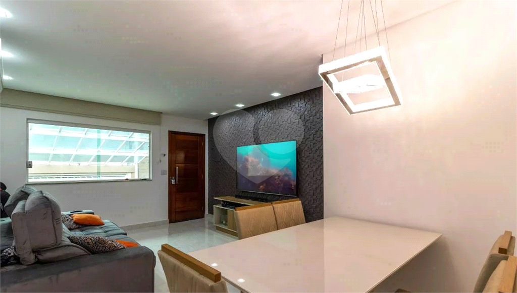 Sobrado à venda com 125m², 2 quartos e 2 vagas