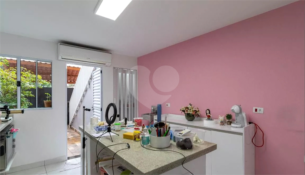 Sobrado à venda com 125m², 2 quartos e 2 vagas