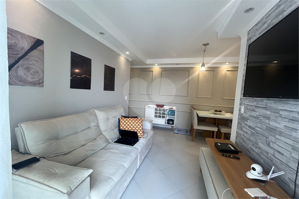 Apartamento com 2 dormitórios e 1 vaga