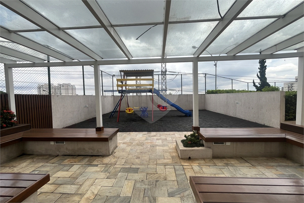 Apartamento com 2 dormitórios e 1 vaga