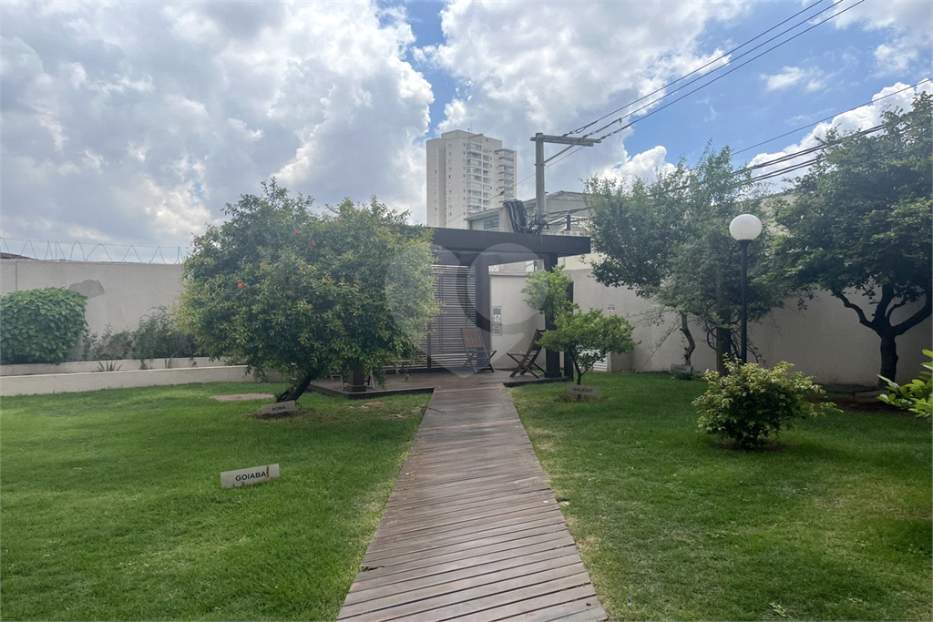 Apartamento com 2 dormitórios e 1 vaga