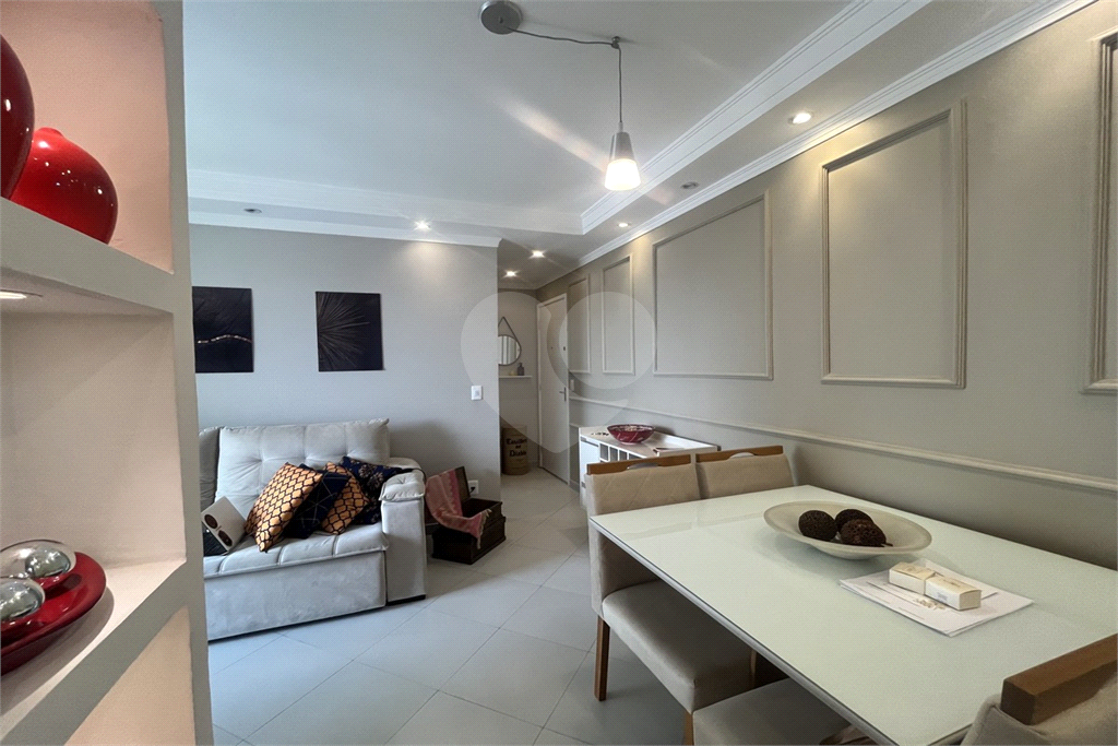 Apartamento com 2 dormitórios e 1 vaga