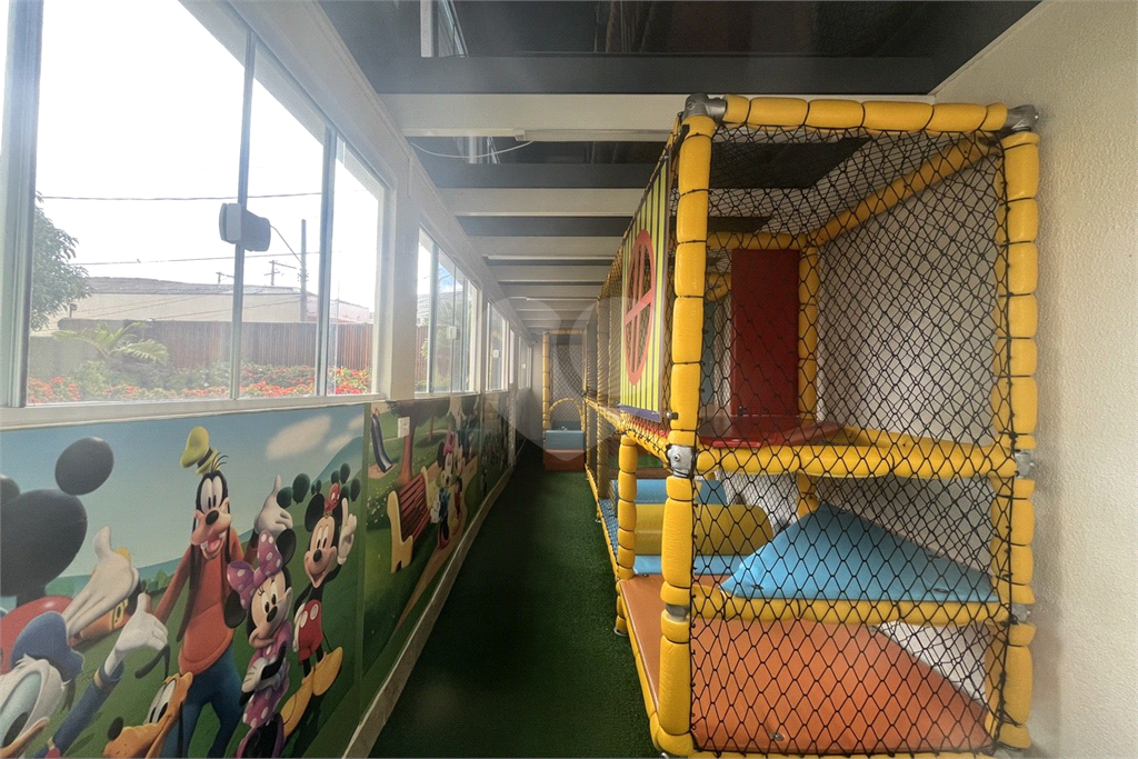 Apartamento com 2 dormitórios e 1 vaga