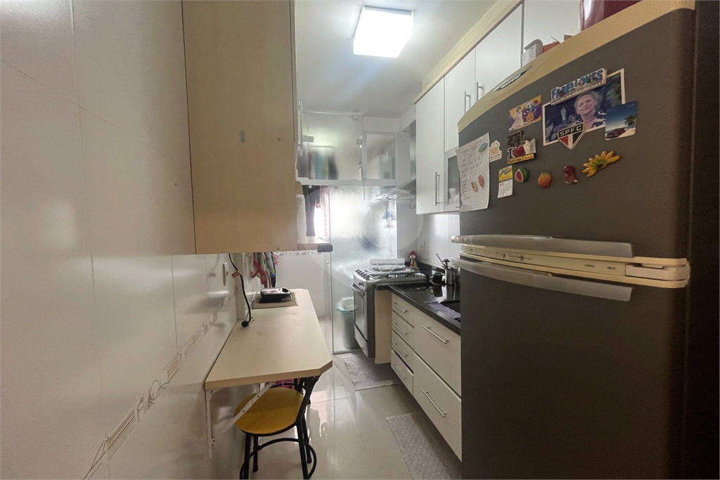 Apartamento com 2 dormitórios e 1 vaga