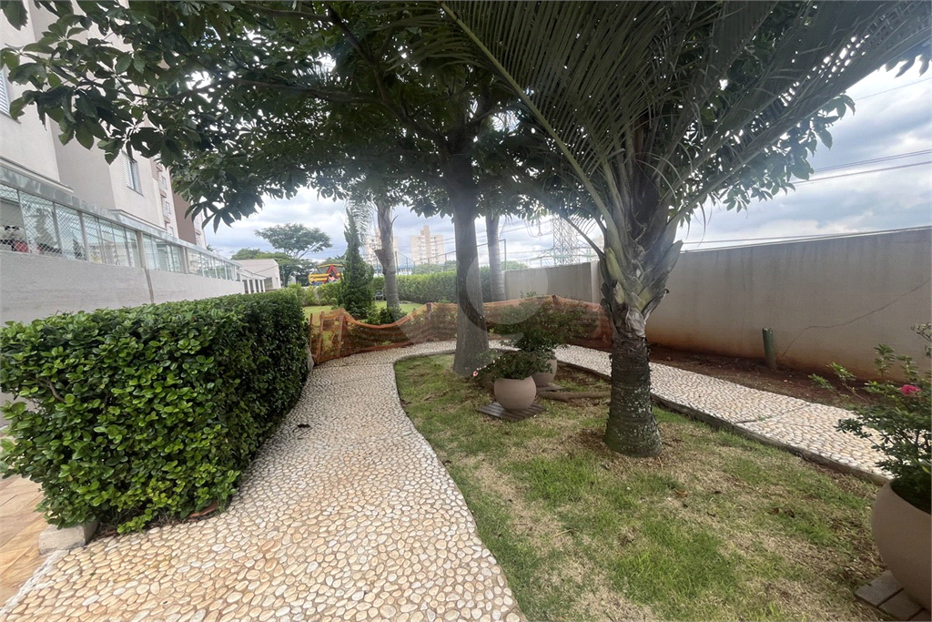 Apartamento com 2 dormitórios e 1 vaga
