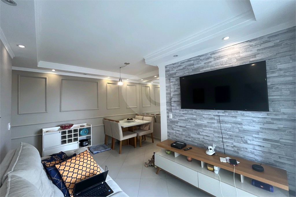 Apartamento com 2 dormitórios e 1 vaga