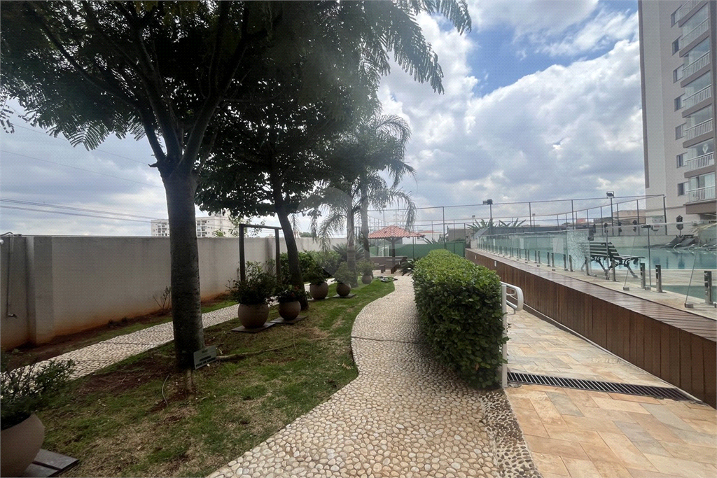 Apartamento com 2 dormitórios e 1 vaga