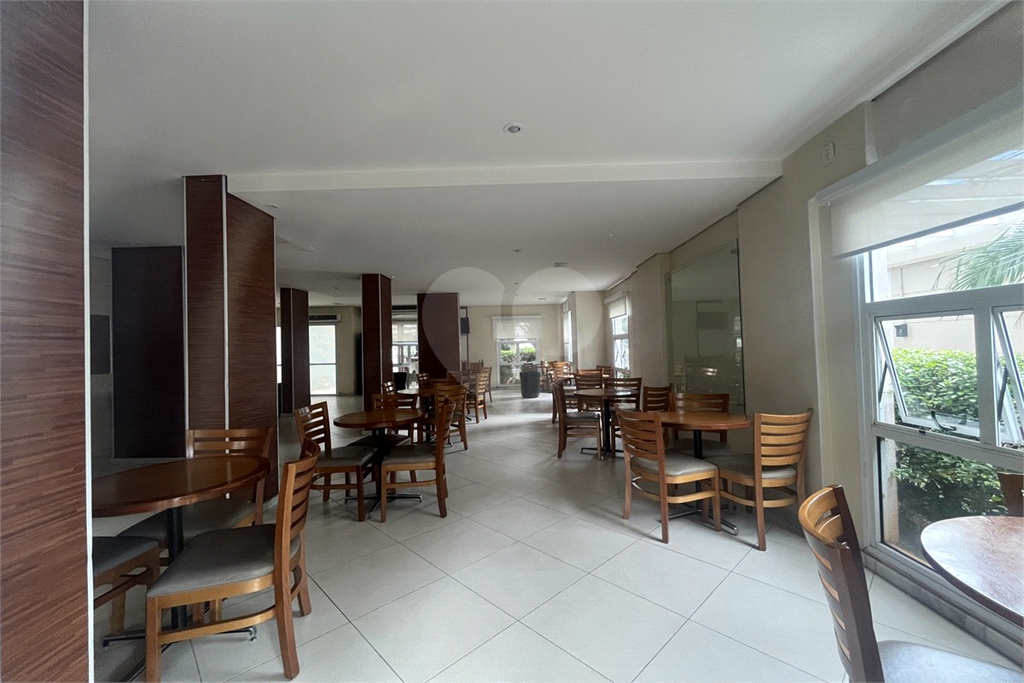 Apartamento com 2 dormitórios e 1 vaga