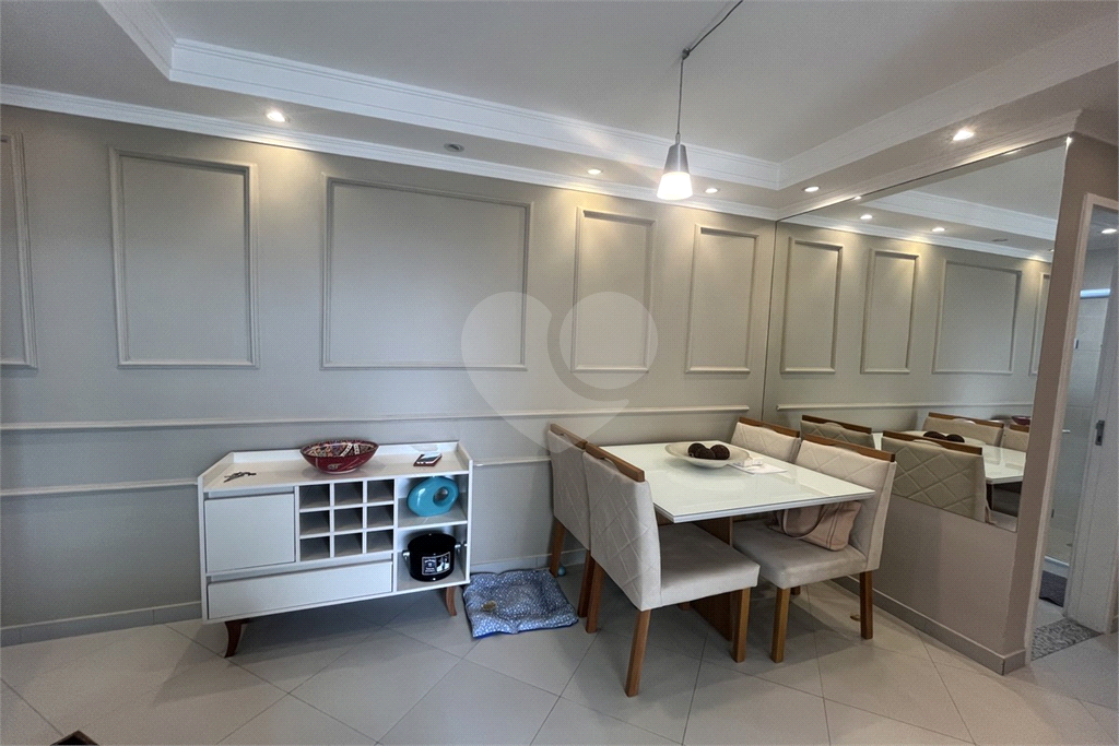 Apartamento com 2 dormitórios e 1 vaga